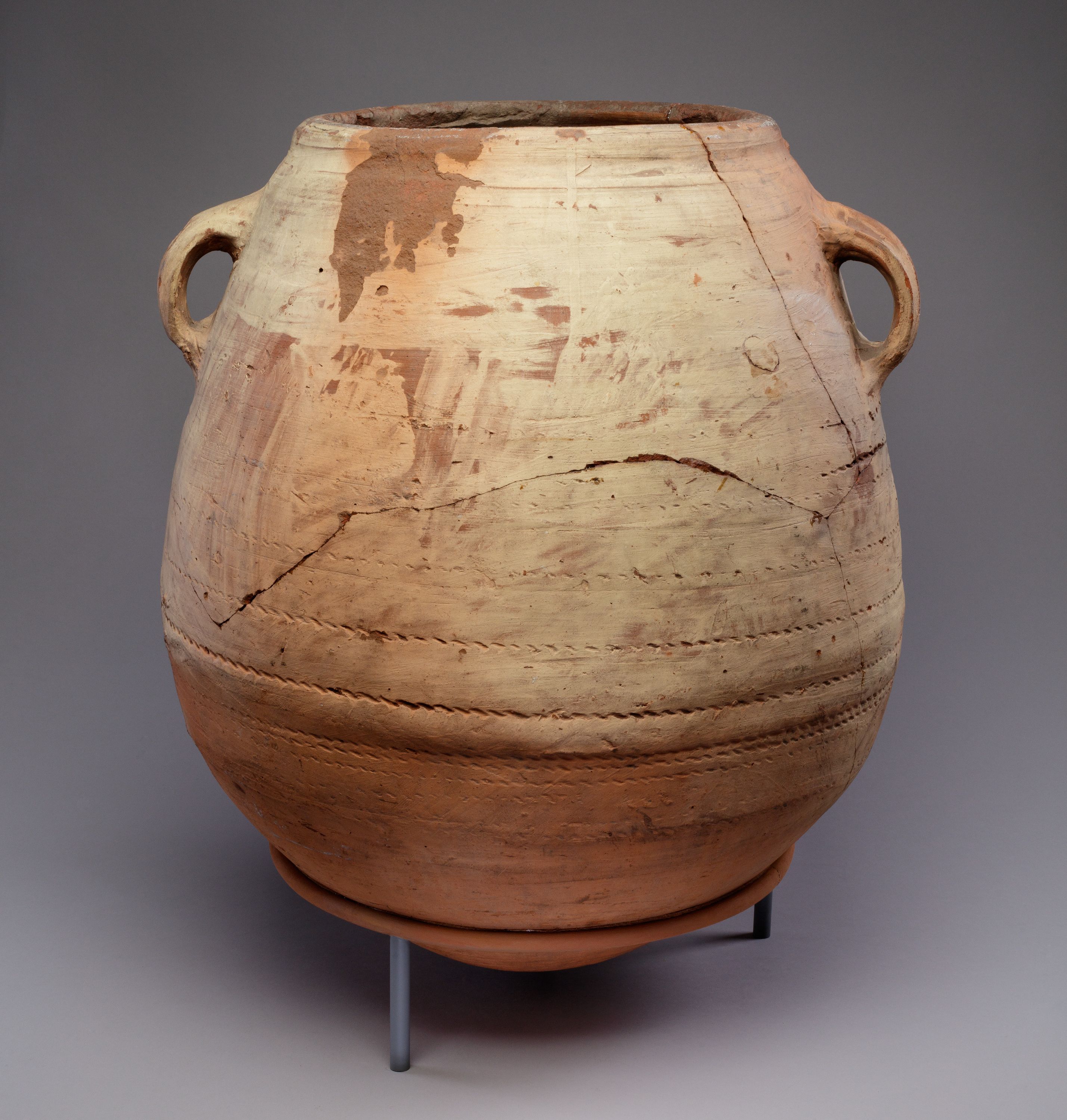 Two-handled globular jar