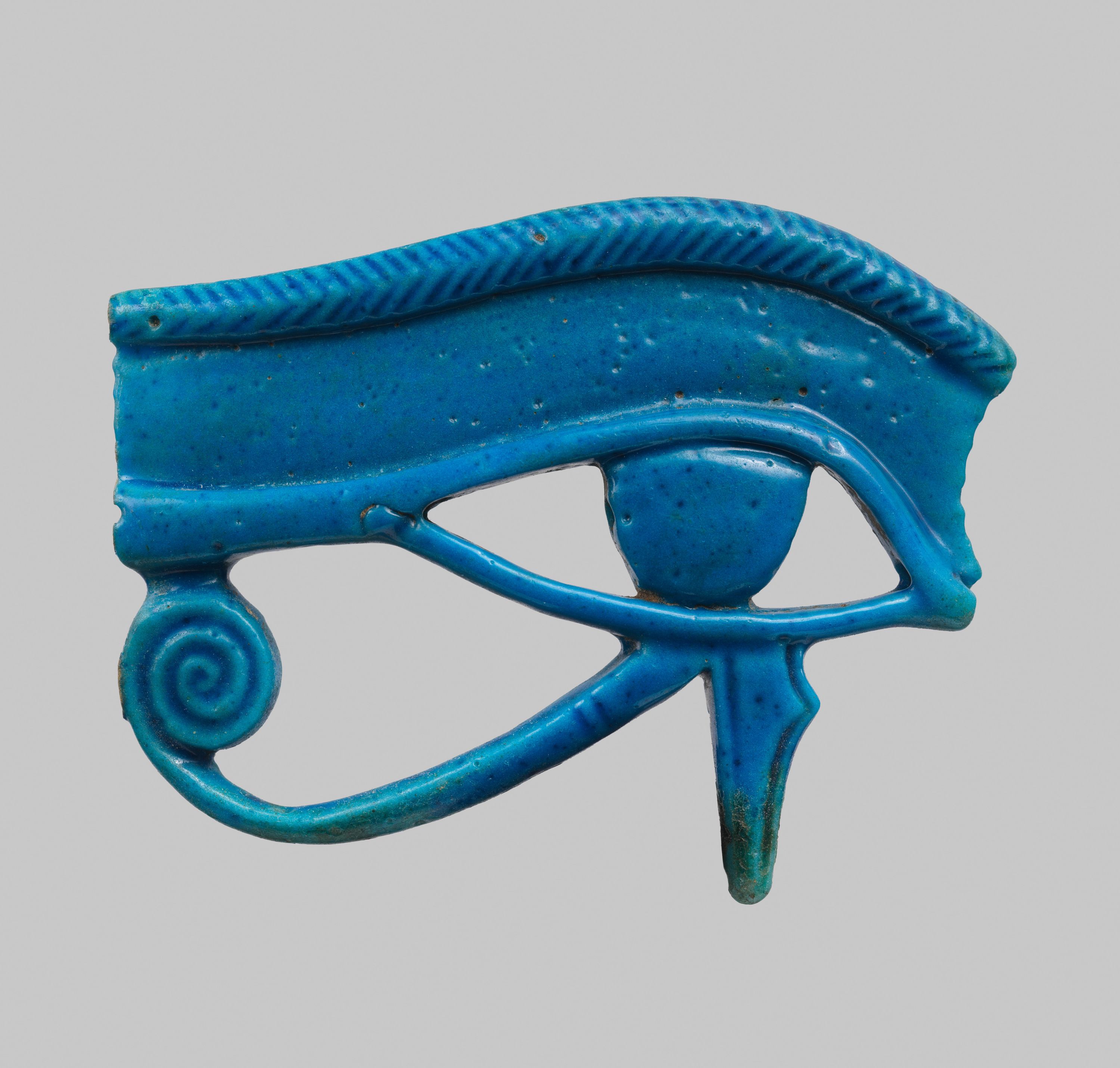 <em>Wedjat</em> eye amulet from a bracelet