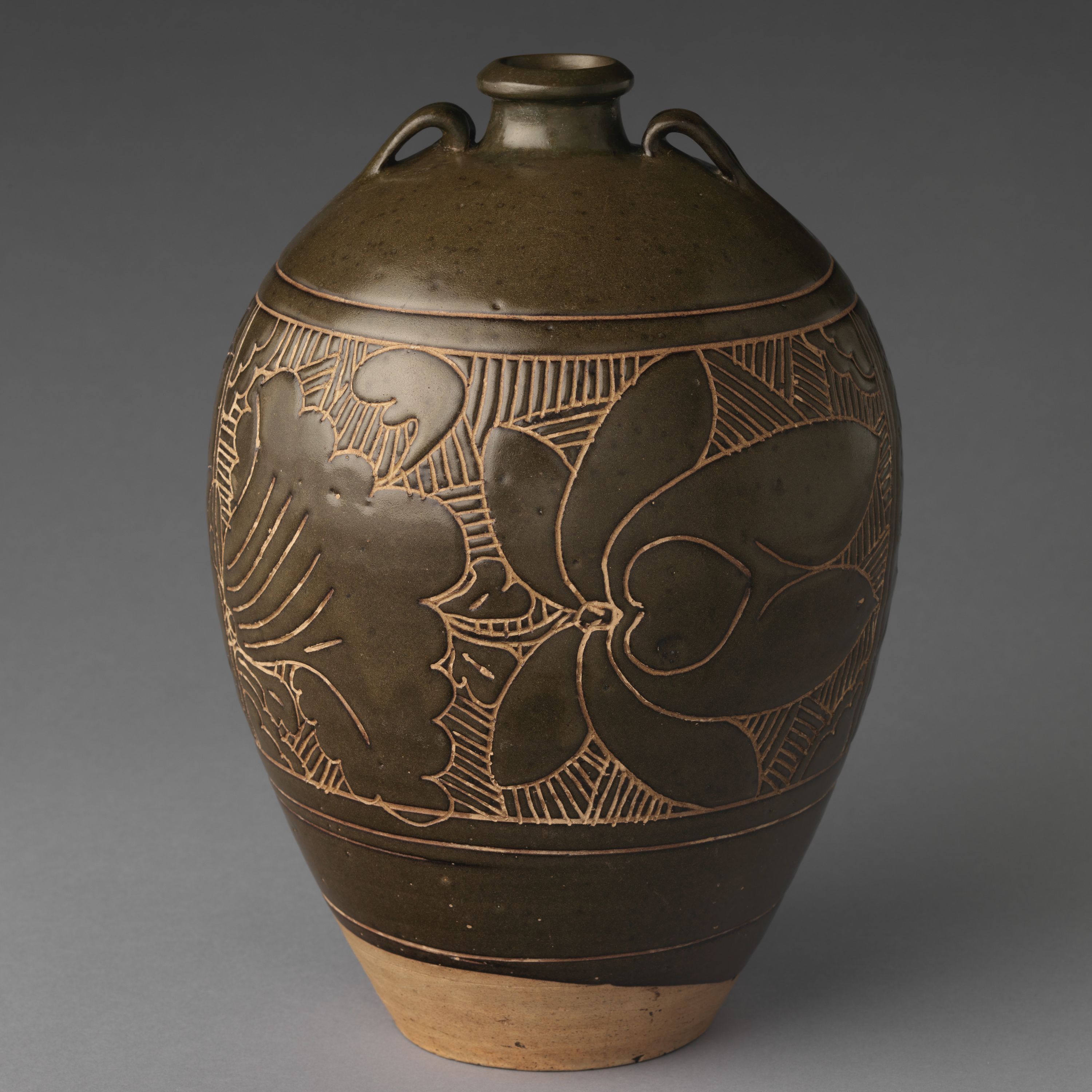 Wine bottle with lotuses and admonition