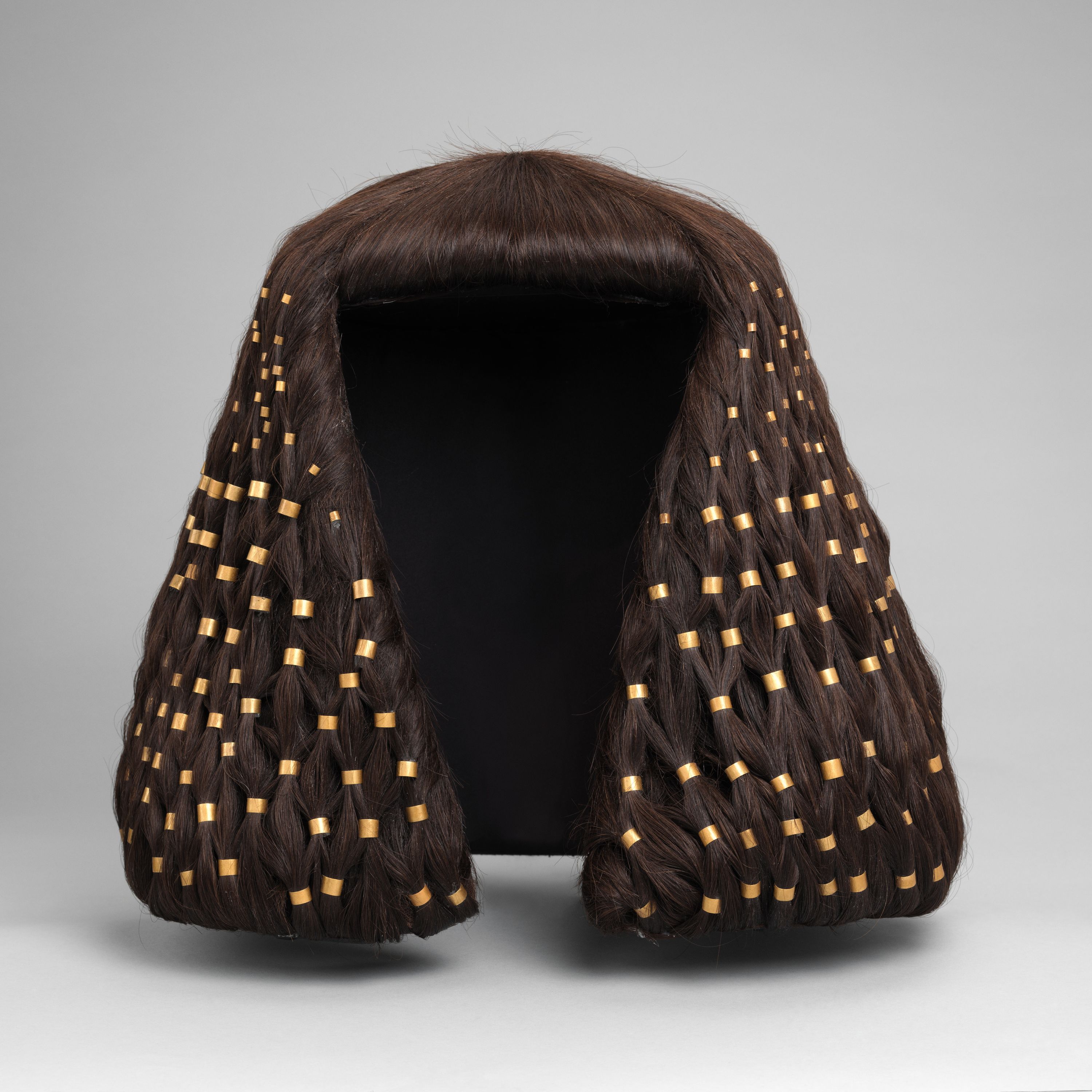 Wig rings of Sithathoryunet, on a modern wig